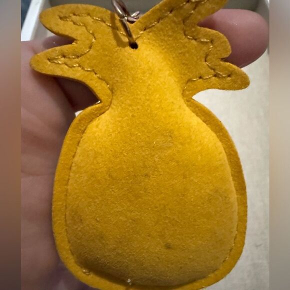 Sparkly Pineapple Keychain with Tassel & Bell Charm – Fun Summer Bag Accessory - Picture 8 of 14